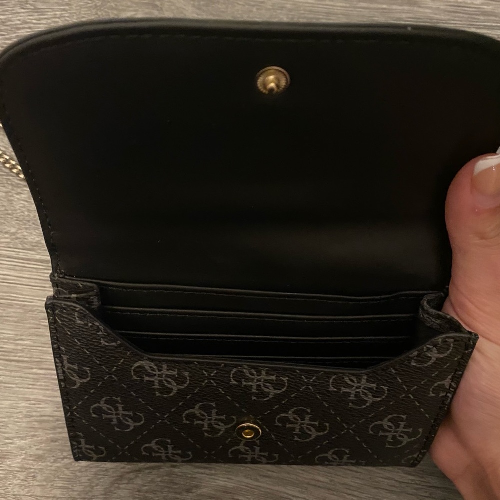 GUESS wristlet 🖤 - Picture 4 of 6